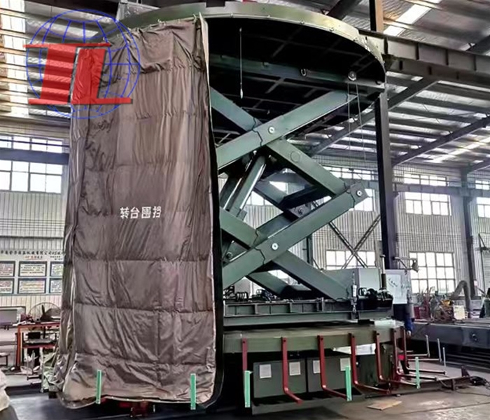 軍工監(jiān)測升降旋轉多功能車